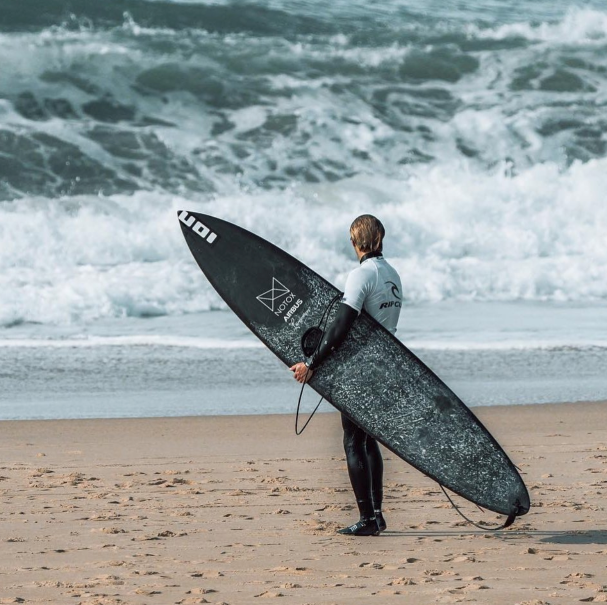R-CARBON: eco-friendly carbon surfboards?