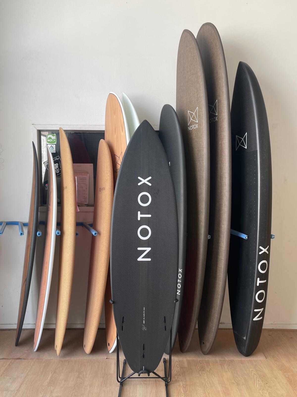 planche de surf en carbone upcyclé NOTOX